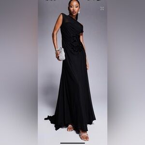 Black Sleeveless Gown